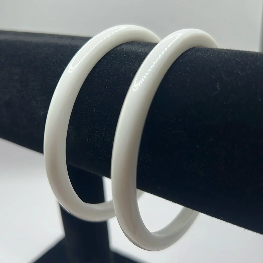 Vintage White Bakelite Bangle Bracelets Mid Century 1940-1960